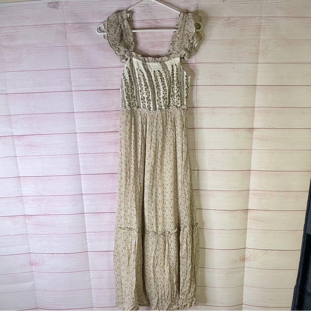 Jessica Simpson Floral Ruffled Shoulder Smocked Maxi‎ Dress Size Medium